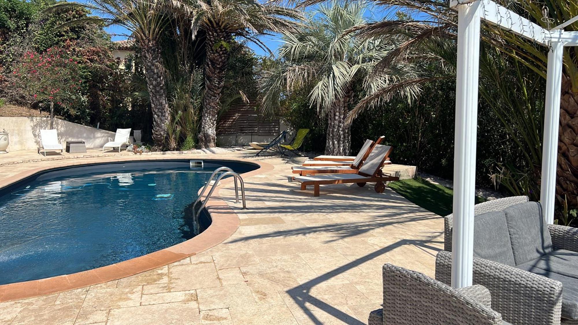 L'Oasis-Les Issambres Bed & Breakfast Exterior photo